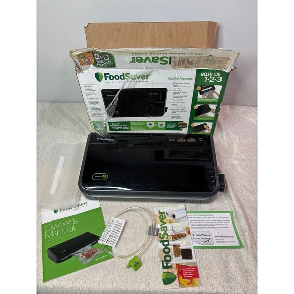 The FoodSaver® FM2100 Vacuum Sealing System - Picture 7 of 8